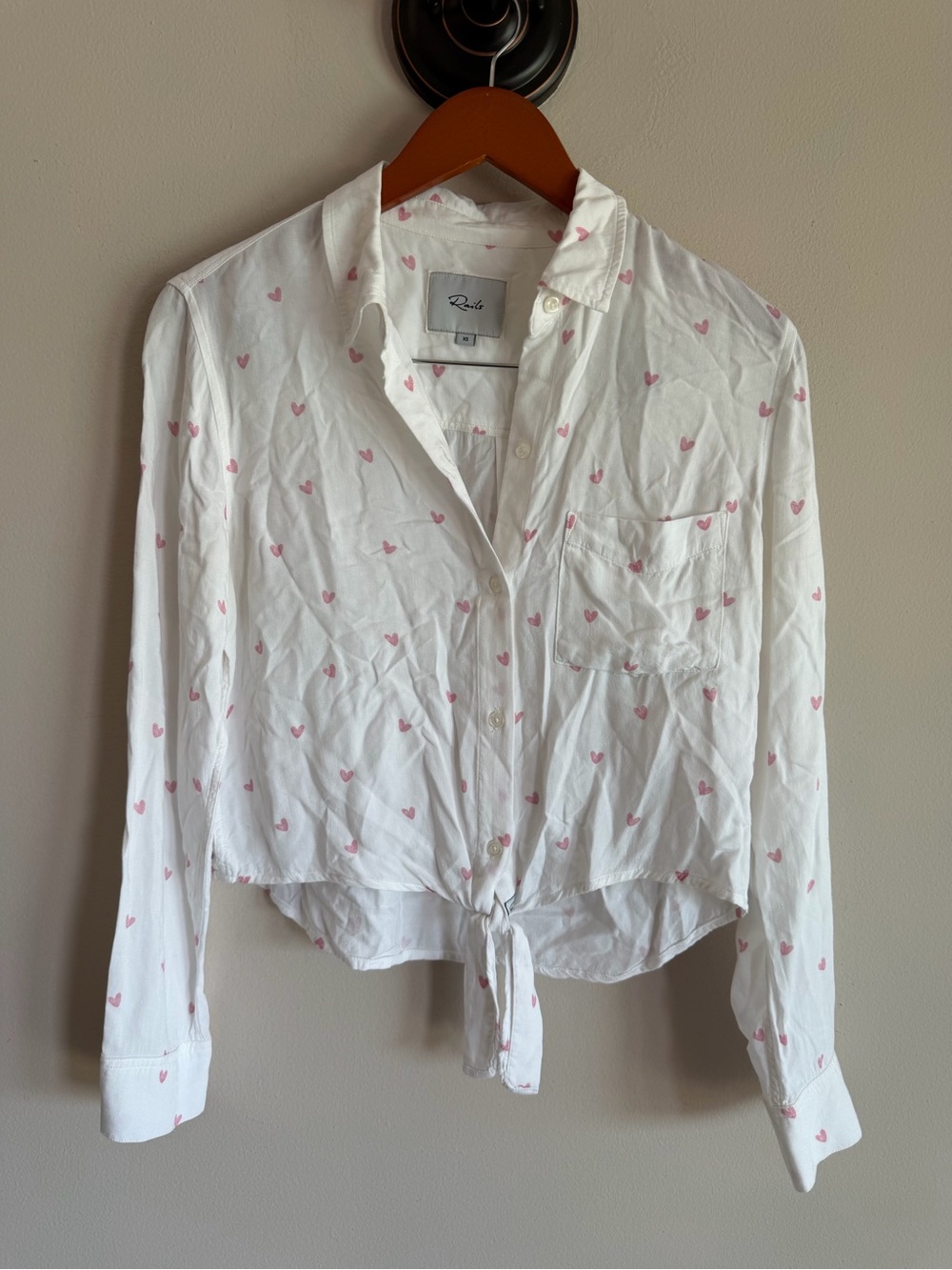 Rails White Pink Heart Print Tie Front Button Down Shirt XS Long Sleeve Pocket